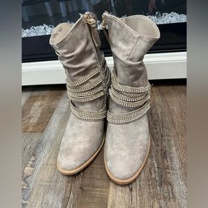 New daisy fuentes rhinestone boots